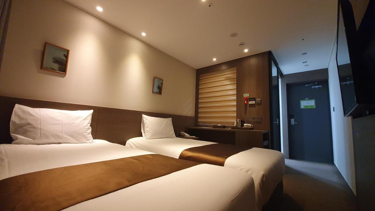 Grandmillions Hotel Сеогвипо Екстериор снимка