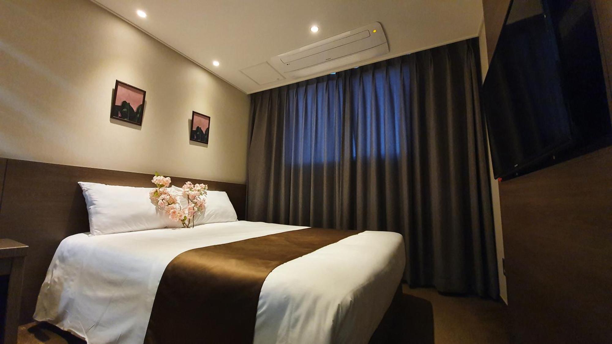 Grandmillions Hotel Сеогвипо Екстериор снимка