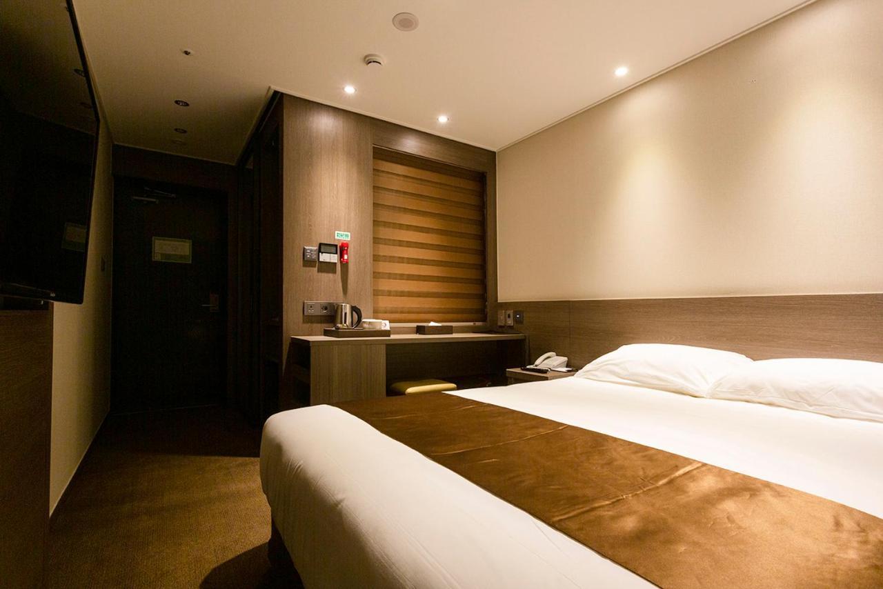 Grandmillions Hotel Сеогвипо Екстериор снимка
