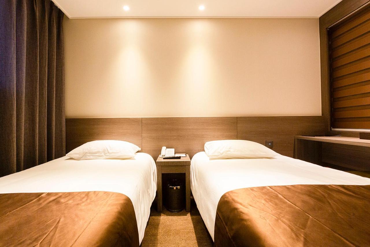 Grandmillions Hotel Сеогвипо Екстериор снимка